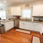 Mbz Stadium*Modern House*King Bed*Wi-Fi*Smart Tv